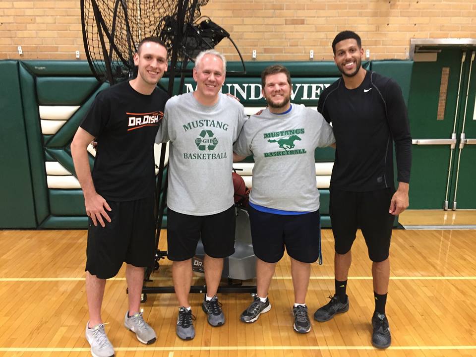 Dr. Dish Basketball Visits Mounds View High School (MN) Dr. Dish Basketball Visits Mounds View High School (MN)